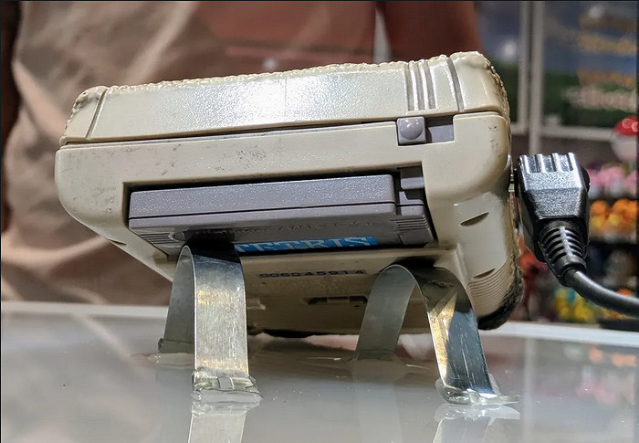 海灣戰爭倖存的傳奇Game Boy已從紐約任天堂展廳移除 海灣戰爭倖存的傳奇Game Boy已從紐約任天堂展廳移除