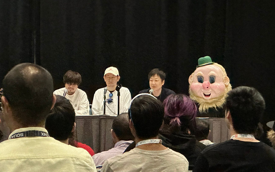 橫尾太郎戴新頭套現身活動！艾米爾頭套似乎下落不明