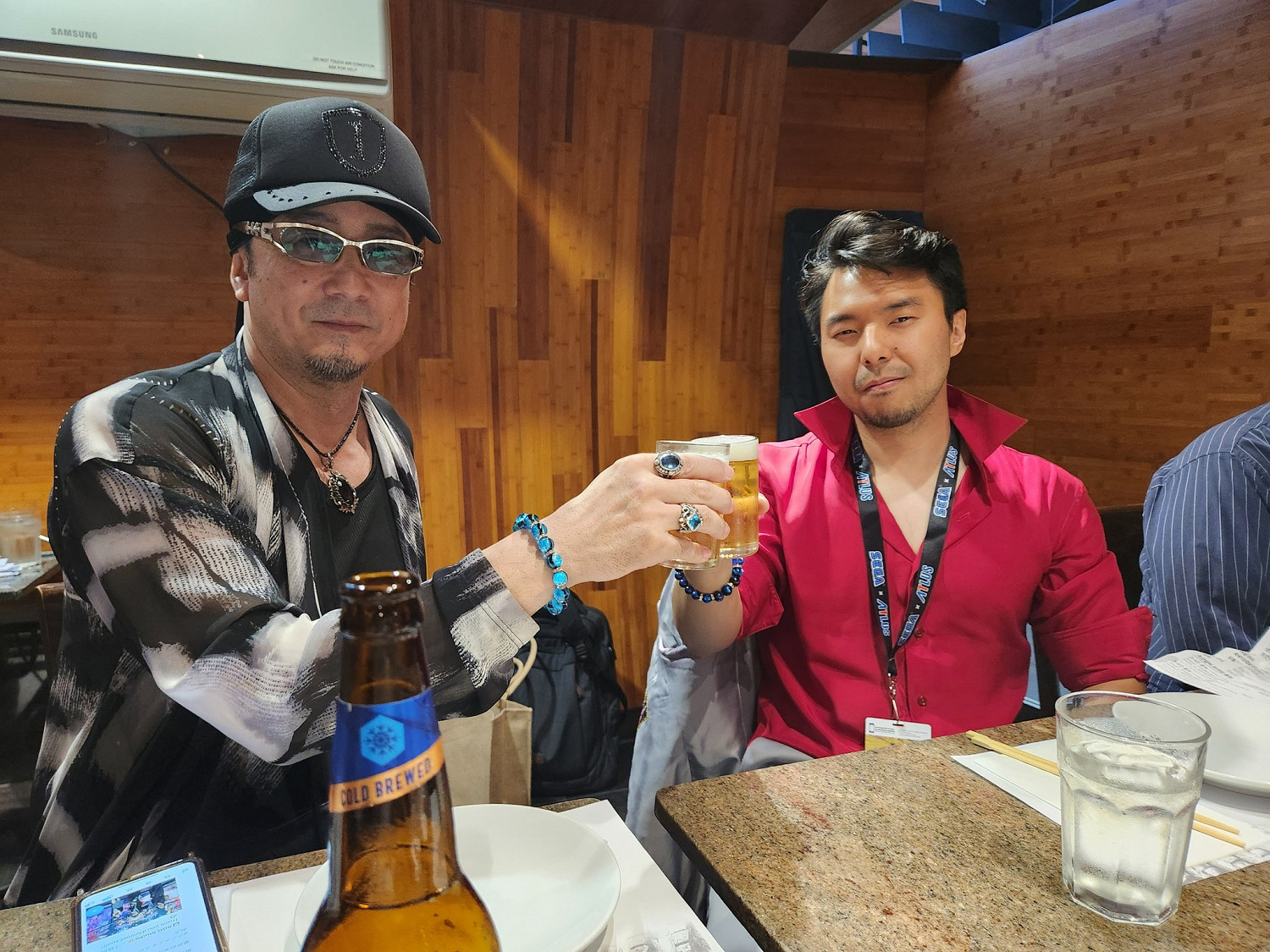 《人中之龍8》桐生一馬日英文配音演員見面：合影比心心