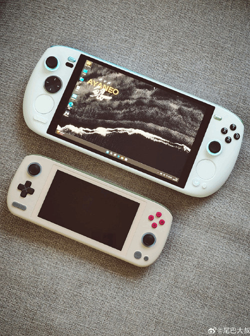 AYANEO新款PC掌機「KUN鯤」亮相：8.4英寸大螢幕超爽