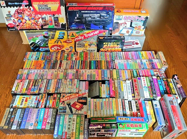 日本任天堂忠實粉絲玩家收集齊FC全遊戲並附帶盒說！