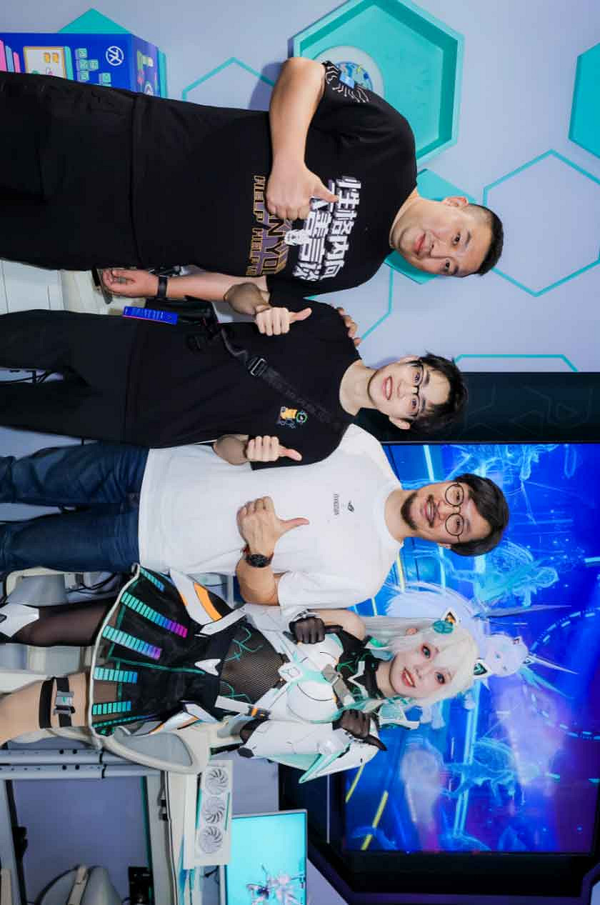 ROG x EVA聯名新品亮相BW 2023 神裝降臨,競化紀元 ROG x EVA聯名新品亮相BW 2023 神裝降臨,競化紀元