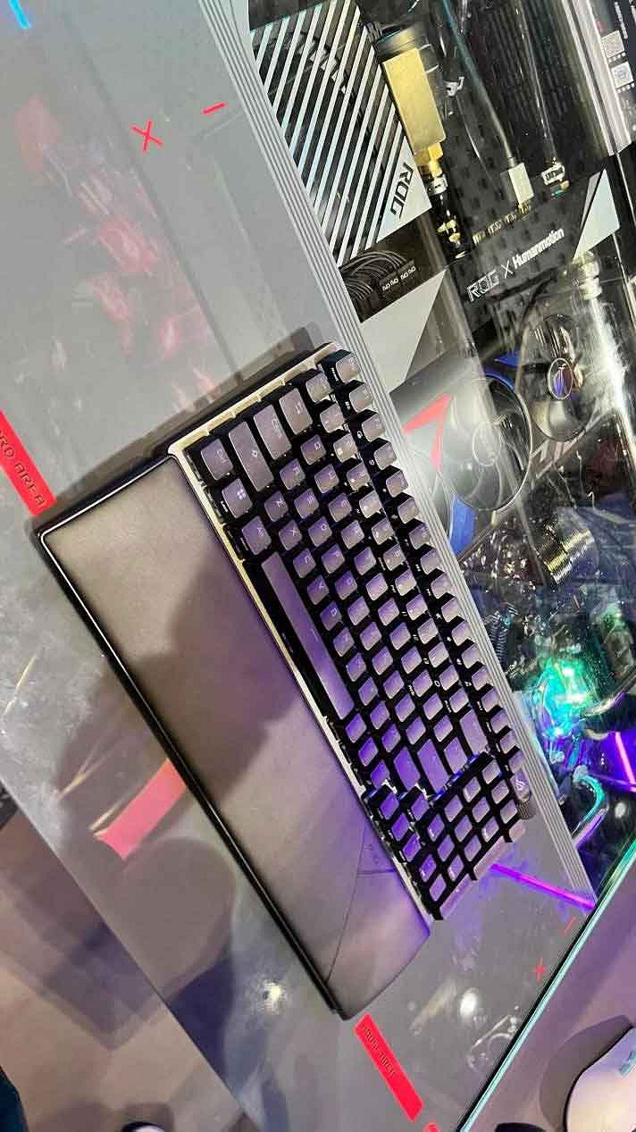 ROG x EVA聯名新品亮相BW 2023 神裝降臨,競化紀元 ROG x EVA聯名新品亮相BW 2023 神裝降臨,競化紀元
