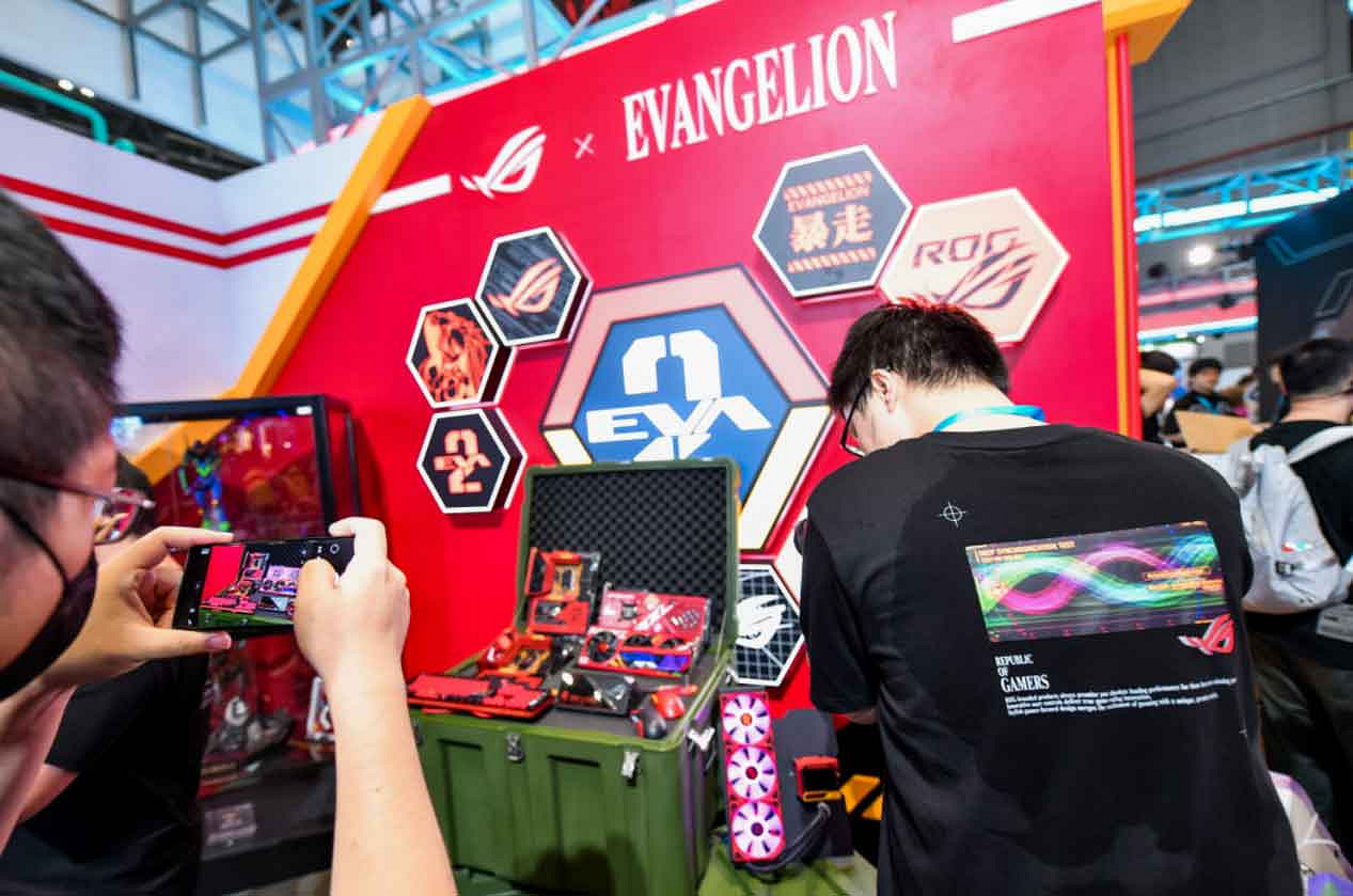 ROG x EVA聯名新品亮相BW 2023 神裝降臨,競化紀元 ROG x EVA聯名新品亮相BW 2023 神裝降臨,競化紀元