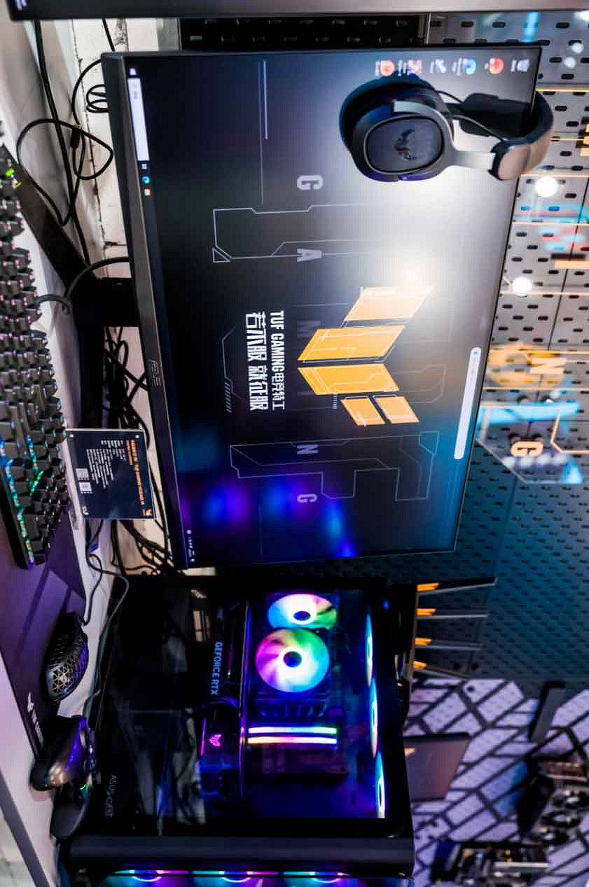 ROG x EVA聯名新品亮相BW 2023 神裝降臨,競化紀元 ROG x EVA聯名新品亮相BW 2023 神裝降臨,競化紀元