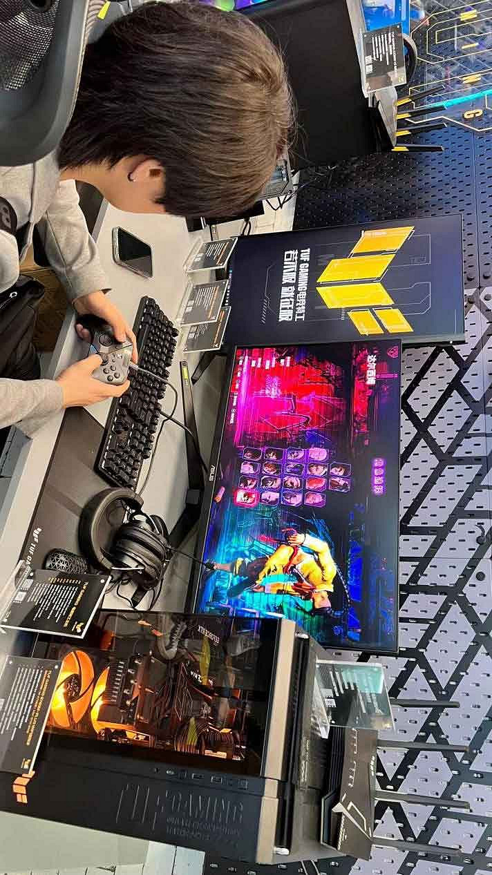 ROG x EVA聯名新品亮相BW 2023 神裝降臨,競化紀元 ROG x EVA聯名新品亮相BW 2023 神裝降臨,競化紀元