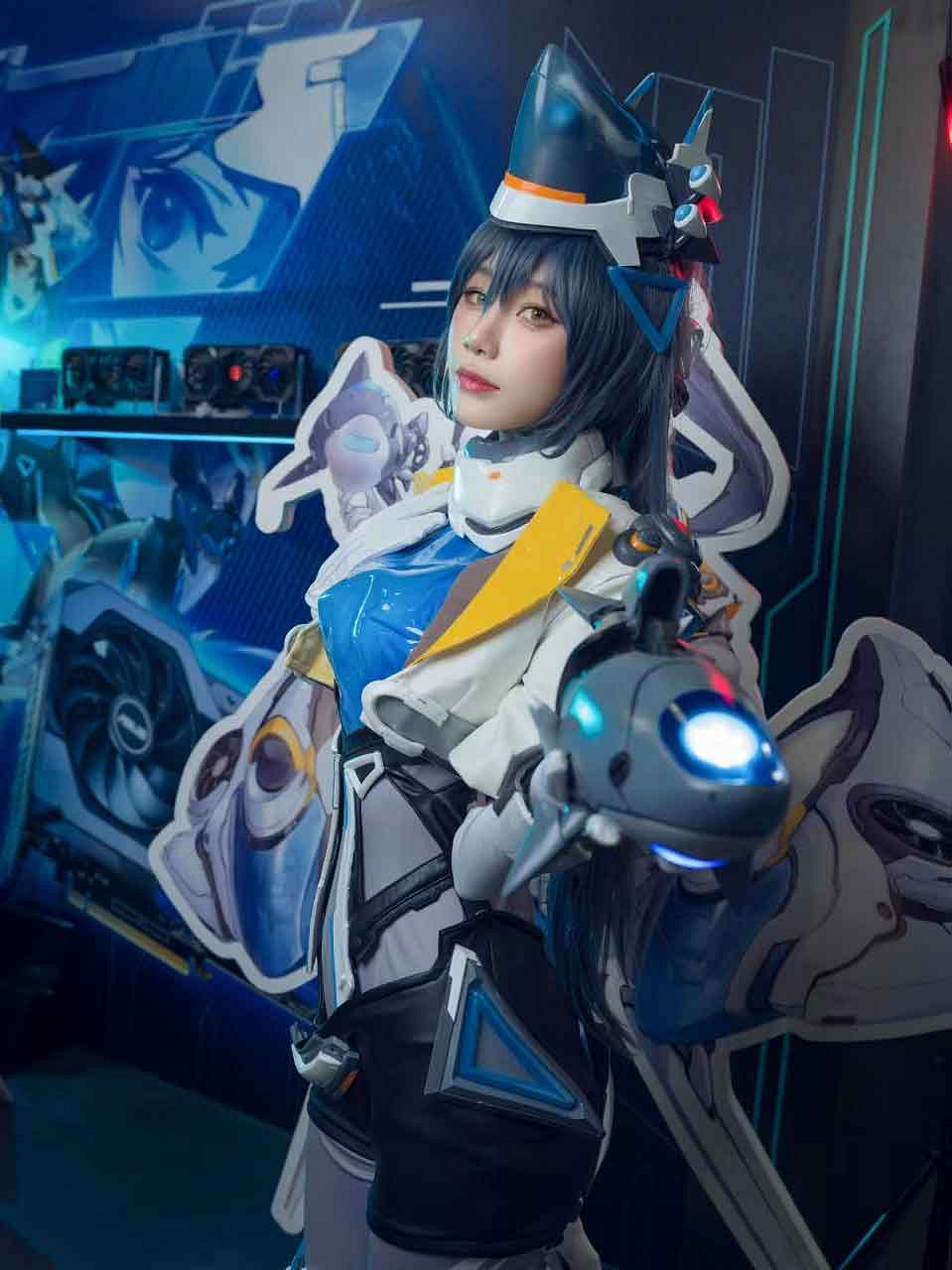 ROG x EVA聯名新品亮相BW 2023 神裝降臨,競化紀元 ROG x EVA聯名新品亮相BW 2023 神裝降臨,競化紀元