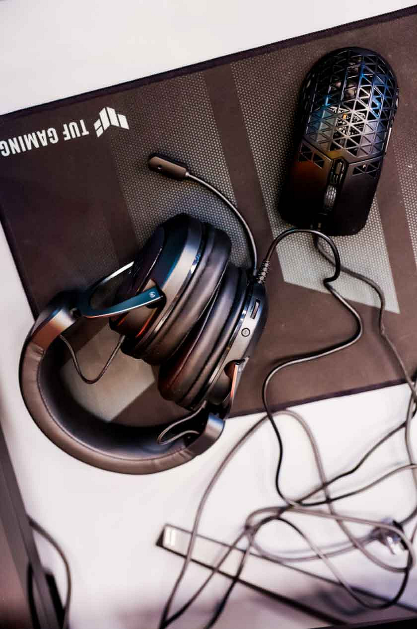 ROG x EVA聯名新品亮相BW 2023 神裝降臨,競化紀元 ROG x EVA聯名新品亮相BW 2023 神裝降臨,競化紀元