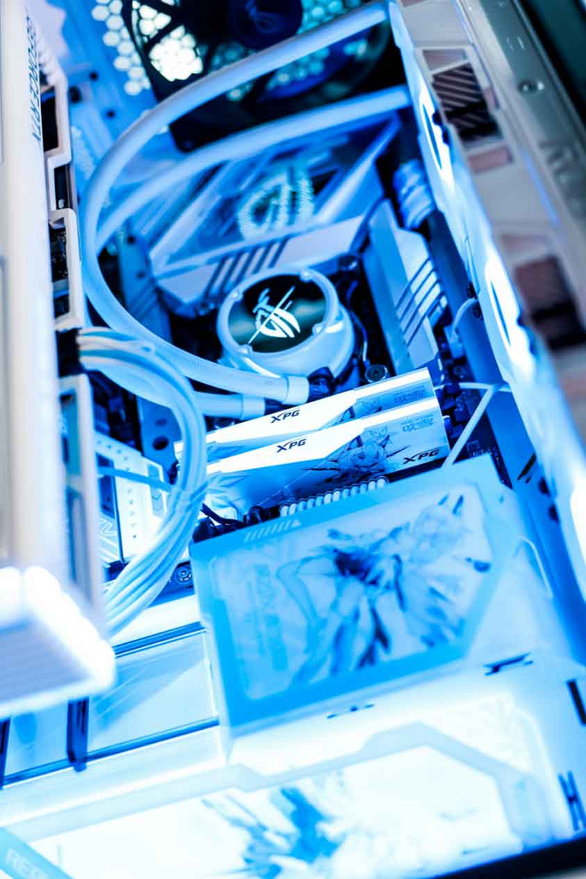 ROG x EVA聯名新品亮相BW 2023 神裝降臨,競化紀元 ROG x EVA聯名新品亮相BW 2023 神裝降臨,競化紀元