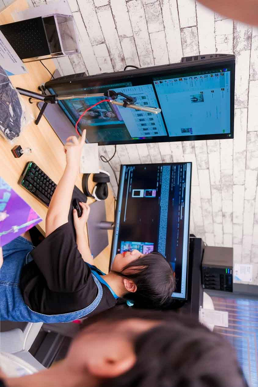 ROG x EVA聯名新品亮相BW 2023 神裝降臨,競化紀元 ROG x EVA聯名新品亮相BW 2023 神裝降臨,競化紀元