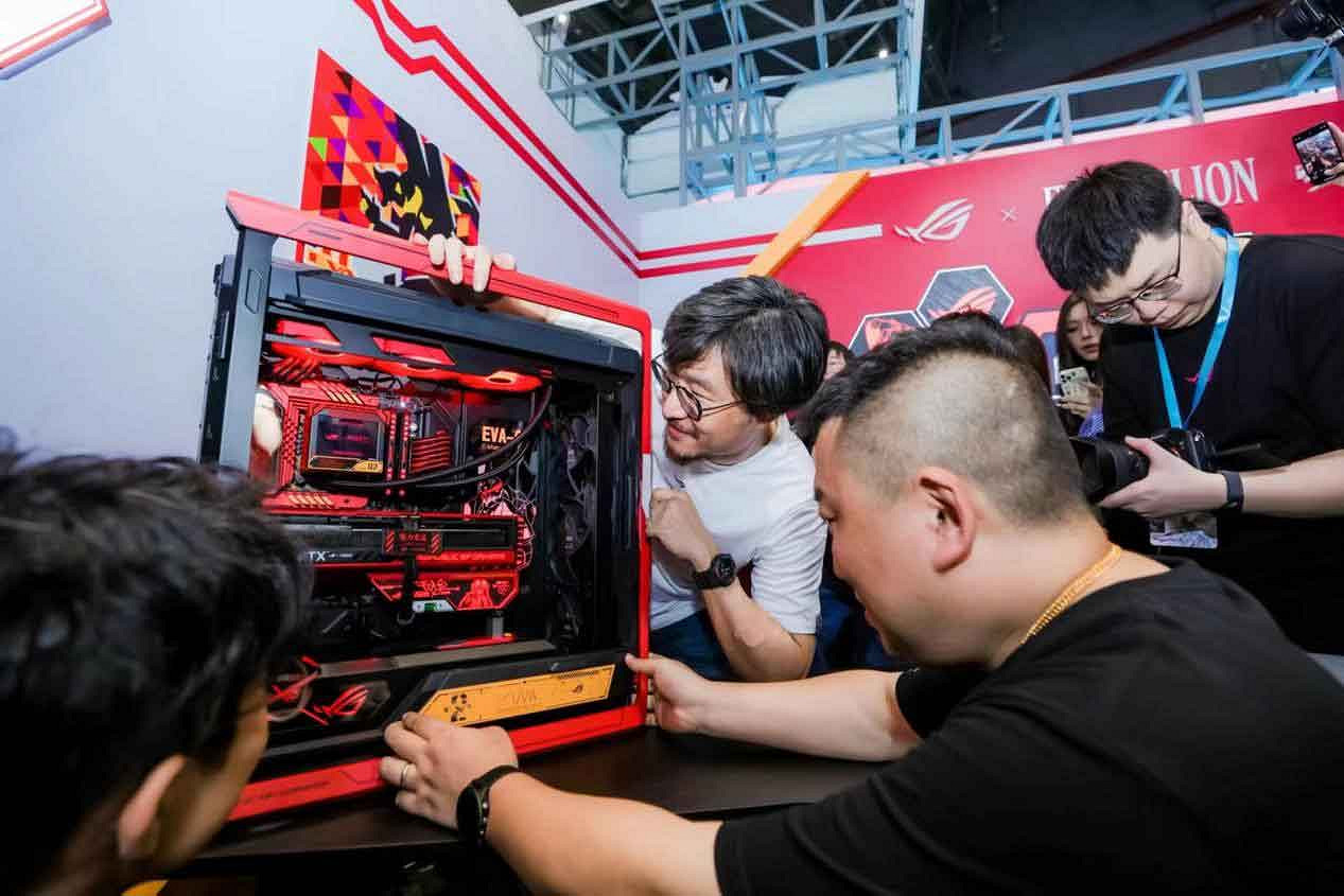 ROG x EVA聯名新品亮相BW 2023 神裝降臨,競化紀元 ROG x EVA聯名新品亮相BW 2023 神裝降臨,競化紀元