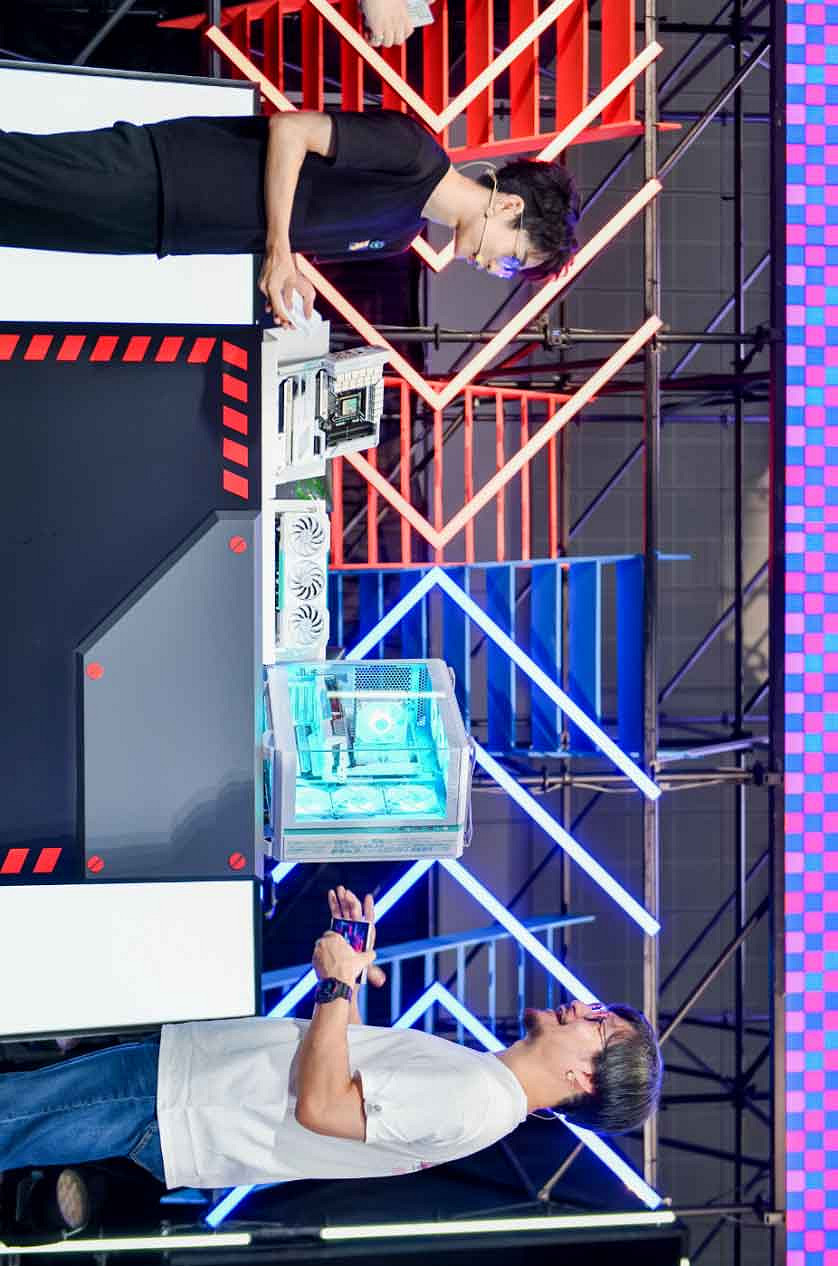 ROG x EVA聯名新品亮相BW 2023 神裝降臨,競化紀元 ROG x EVA聯名新品亮相BW 2023 神裝降臨,競化紀元