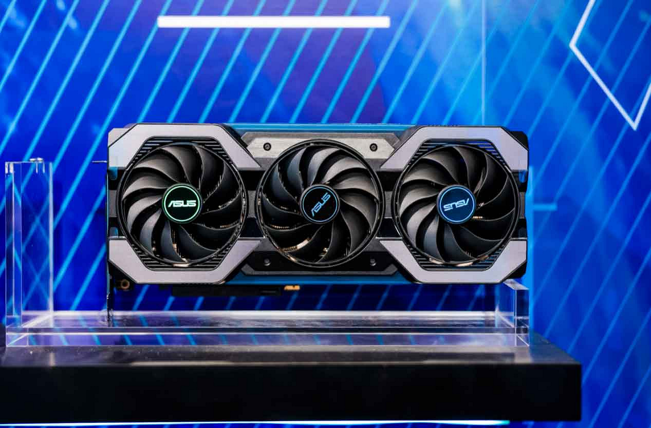 ROG x EVA聯名新品亮相BW 2023 神裝降臨,競化紀元 ROG x EVA聯名新品亮相BW 2023 神裝降臨,競化紀元