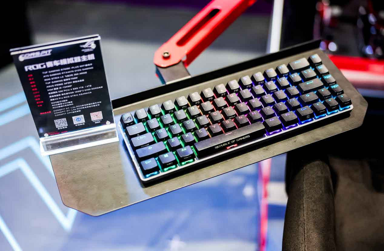 ROG x EVA聯名新品亮相BW 2023 神裝降臨,競化紀元 ROG x EVA聯名新品亮相BW 2023 神裝降臨,競化紀元