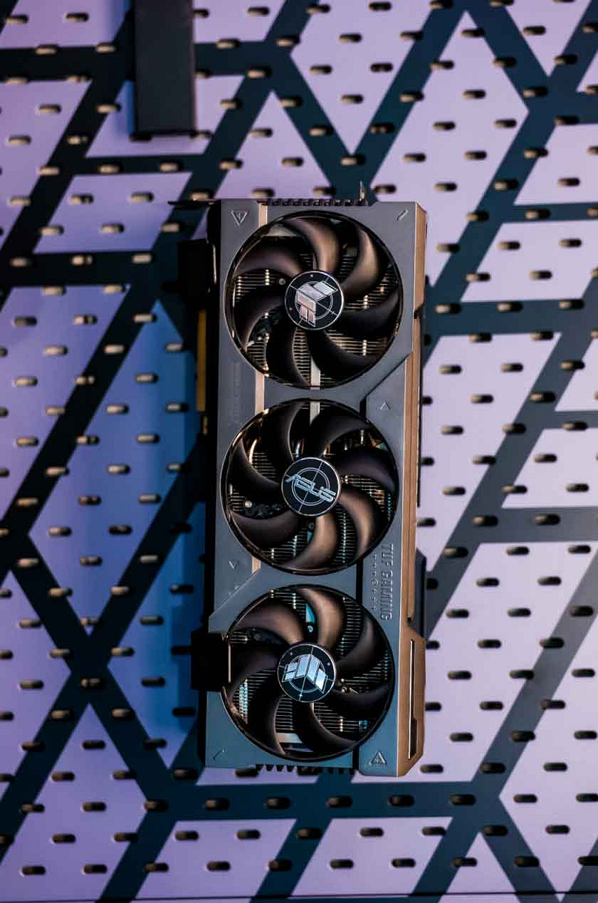 ROG x EVA聯名新品亮相BW 2023 神裝降臨,競化紀元 ROG x EVA聯名新品亮相BW 2023 神裝降臨,競化紀元