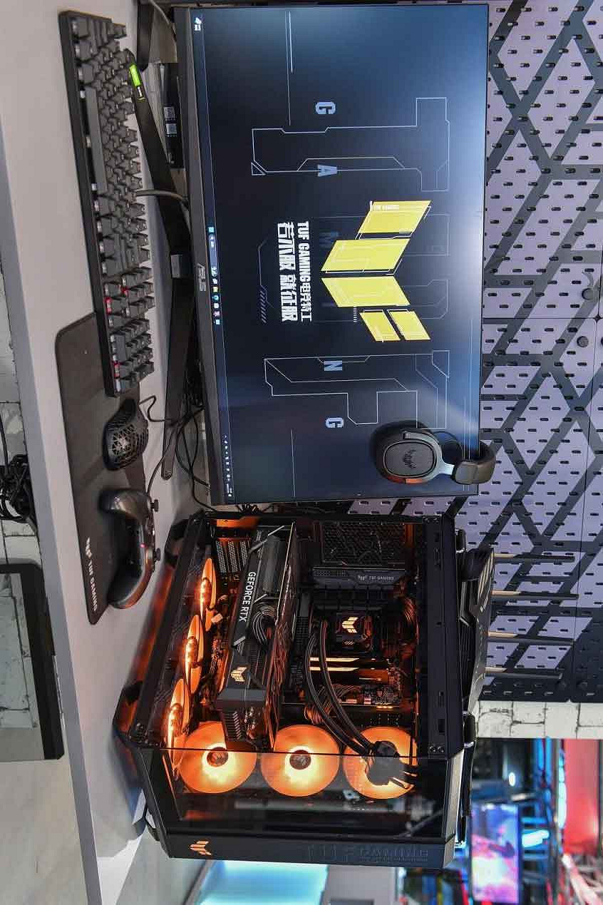 ROG x EVA聯名新品亮相BW 2023 神裝降臨,競化紀元 ROG x EVA聯名新品亮相BW 2023 神裝降臨,競化紀元