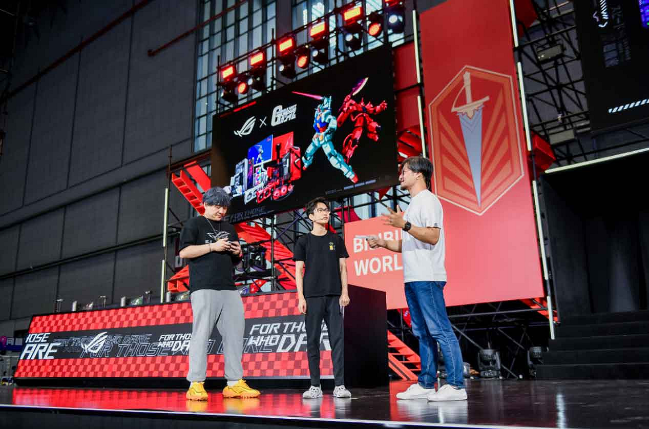 ROG x EVA聯名新品亮相BW 2023 神裝降臨,競化紀元 ROG x EVA聯名新品亮相BW 2023 神裝降臨,競化紀元