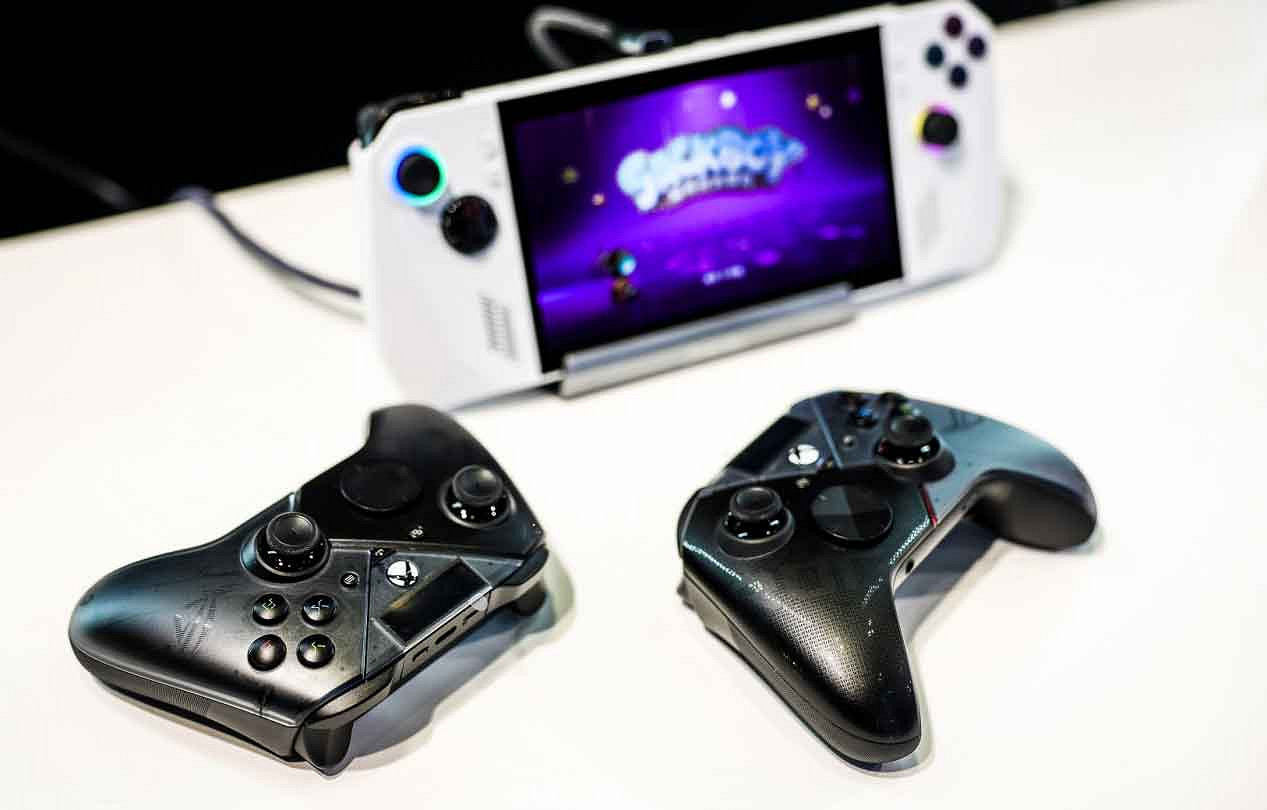 ROG x EVA聯名新品亮相BW 2023 神裝降臨,競化紀元 ROG x EVA聯名新品亮相BW 2023 神裝降臨,競化紀元