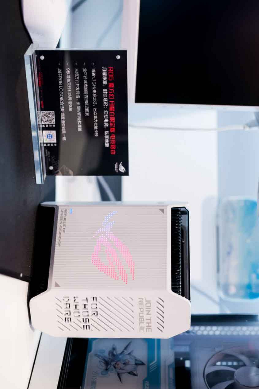 ROG x EVA聯名新品亮相BW 2023 神裝降臨,競化紀元 ROG x EVA聯名新品亮相BW 2023 神裝降臨,競化紀元