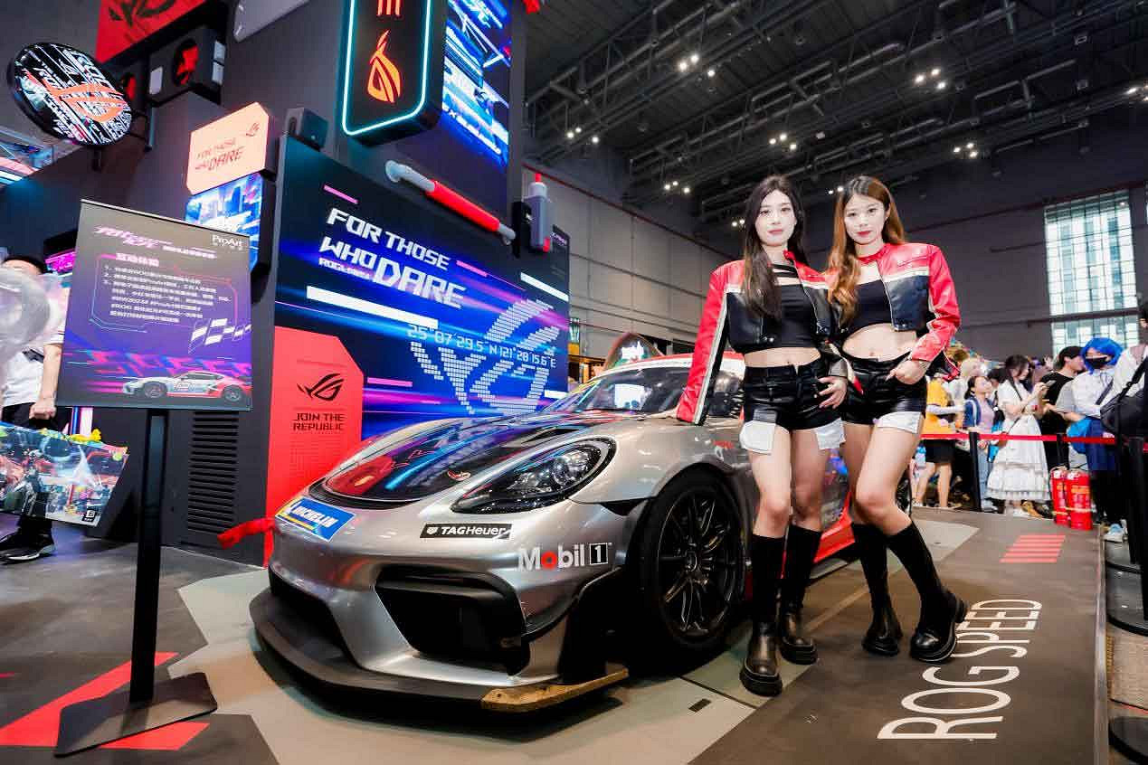 ROG x EVA聯名新品亮相BW 2023 神裝降臨,競化紀元 ROG x EVA聯名新品亮相BW 2023 神裝降臨,競化紀元