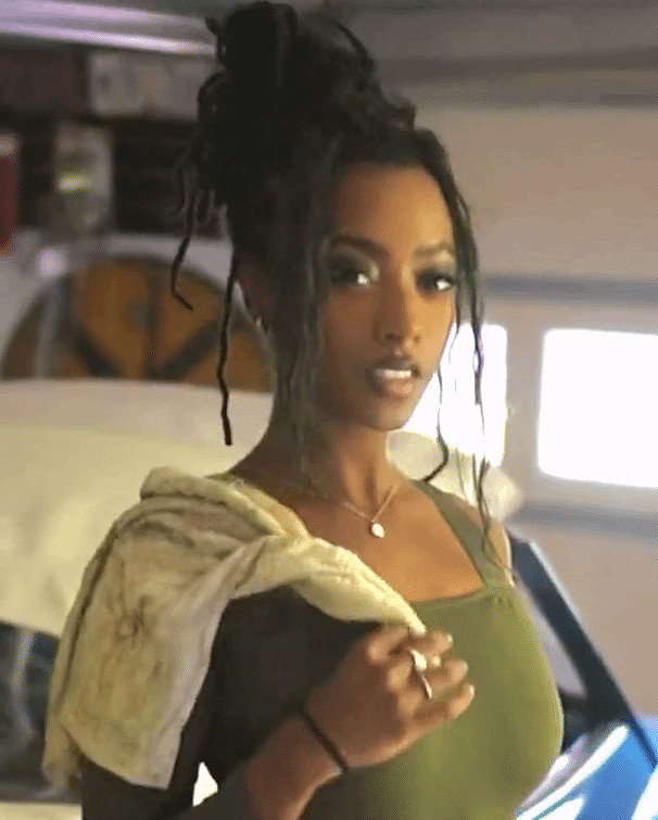 黑人小姐姐COS《賽博2077》帕南 身材長相都超還原! 黑人小姐姐COS《賽博2077》帕南 身材長相都超還原!