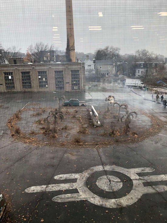 《輻射》真人劇室外場景照流出 疑似掠奪者演員入鏡