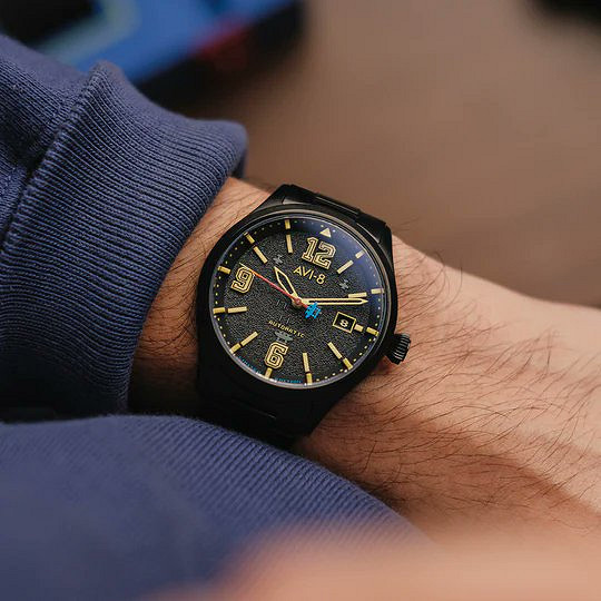 卡普空經典街機飛行射擊遊戲《1942》推出聯名款手表