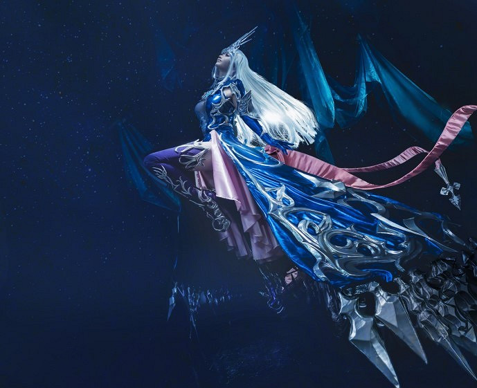 島國美女COS《尼爾》2B小姐姐 歐派大長腿超還原！