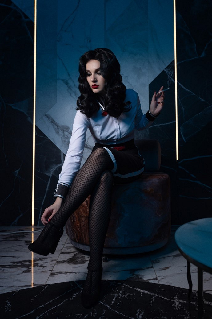 國外小姐姐Cos《生化奇兵》伊麗莎白 黑絲長腿超性感