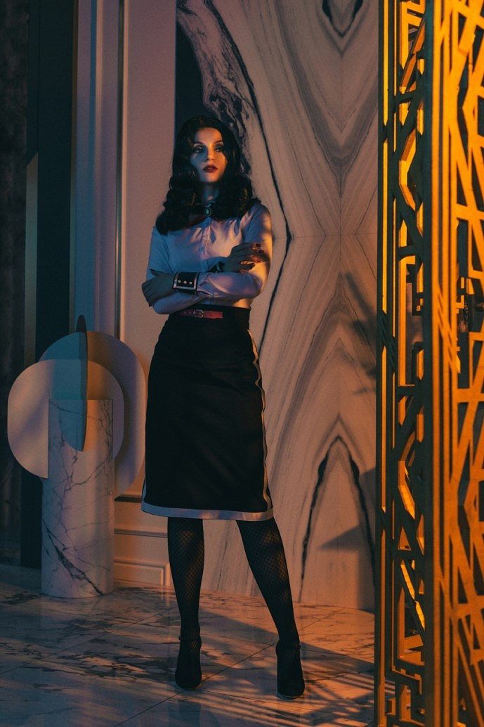 國外小姐姐Cos《生化奇兵》伊麗莎白 黑絲長腿超性感