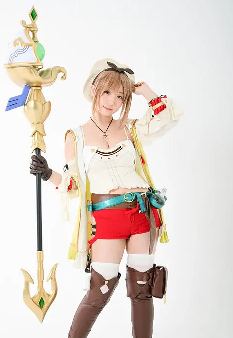 伊織萌COS《萊莎的鍊金工坊》萊莎照公開 紀念遊戲動畫化