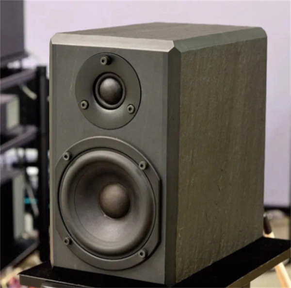 《柏德之門3》低語面具一直噪音解決方法