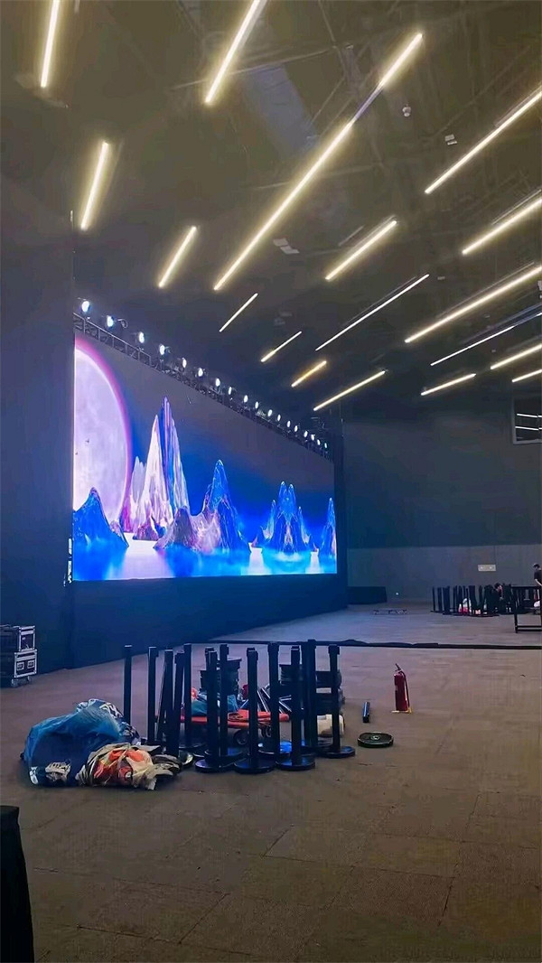 網友曝光《黑神話：悟空》線下試玩場地照：正在搭建