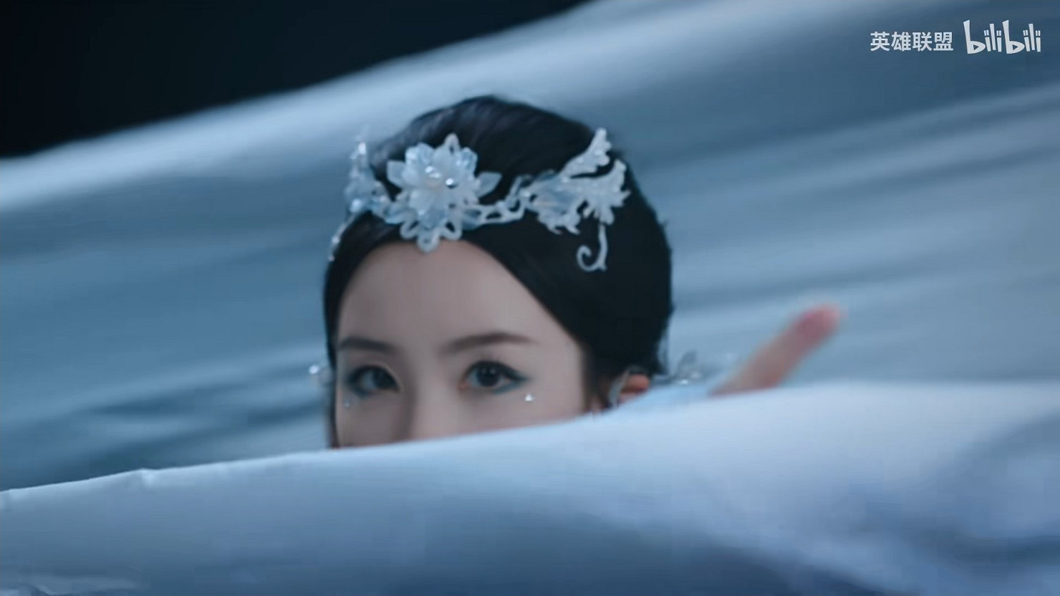 陳都靈成《英雄聯盟》代言人 和玉劍美人一起劍舞峽谷