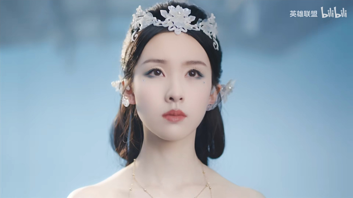 陳都靈成《英雄聯盟》代言人 和玉劍美人一起劍舞峽谷