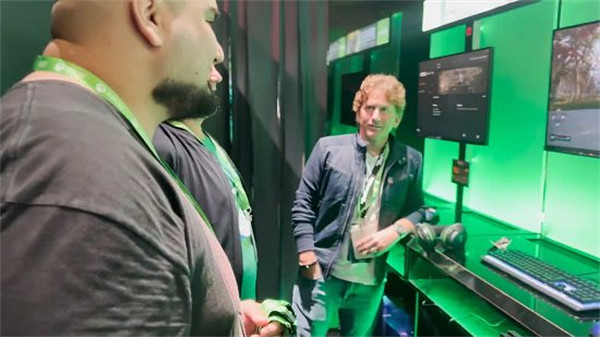 太尷尬！陶德圍觀上司斯賓塞玩《潛行者2》卻見他秒掛