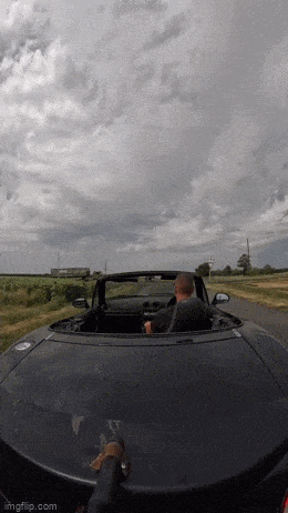 男子打劫只要妹子原味襪子 動圖 這個圖你一定喊臥槽