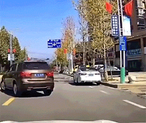 男子打劫只要妹子原味襪子 動圖 這個圖你一定喊臥槽