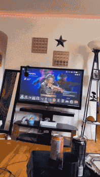 男子打劫只要妹子原味襪子 動圖 這個圖你一定喊臥槽