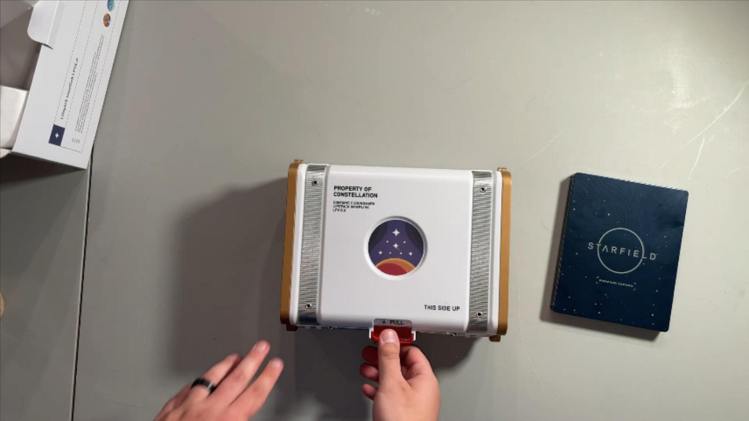 玩家分享B社《星空》實體收藏版開箱影片！手表好酷