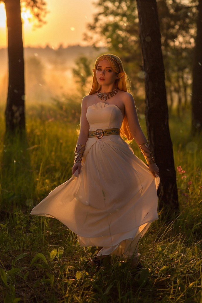 俄國小姐姐COS《塞爾達》公主 妝容精致、身材誘人！