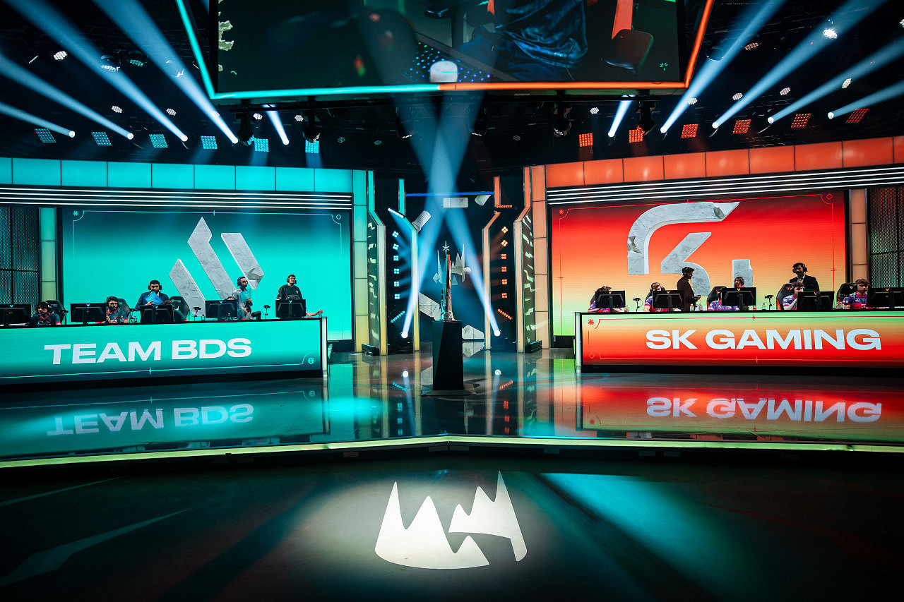 都去看瓦了?拳頭承認《英雄聯盟》電競部門仍未賺錢 都去看瓦了?拳頭承認《英雄聯盟》電競部門仍未賺錢