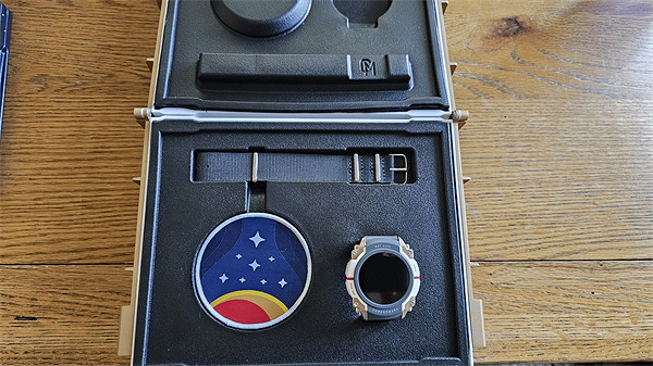 玩家曬《星空》限定手表實圖 網友:滿滿塑料感! 玩家曬《星空》限定手表實圖 網友:滿滿塑料感!