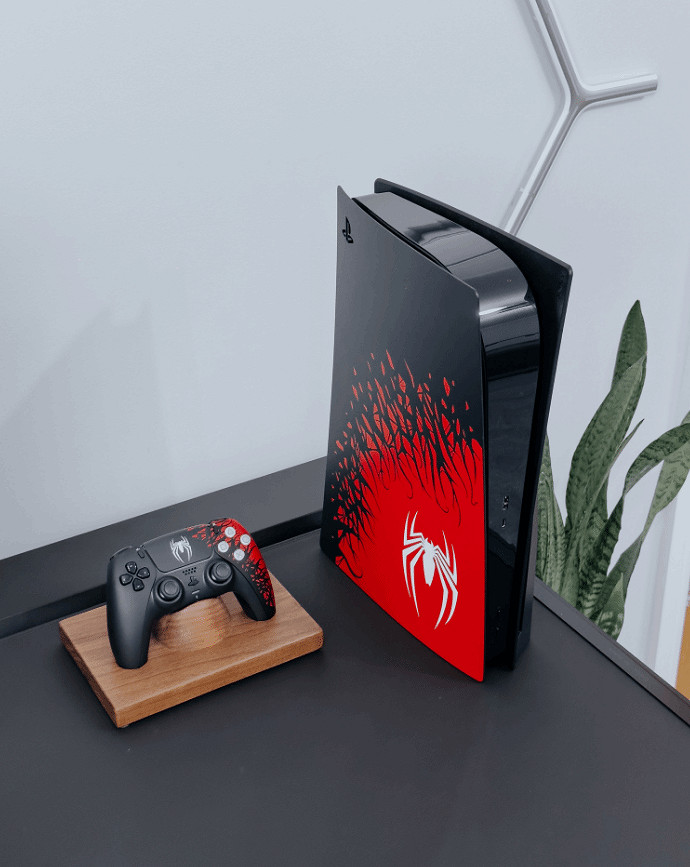 《漫威蜘蛛人2》PS5限定套裝實物圖 毒液小蟲相互糾纏