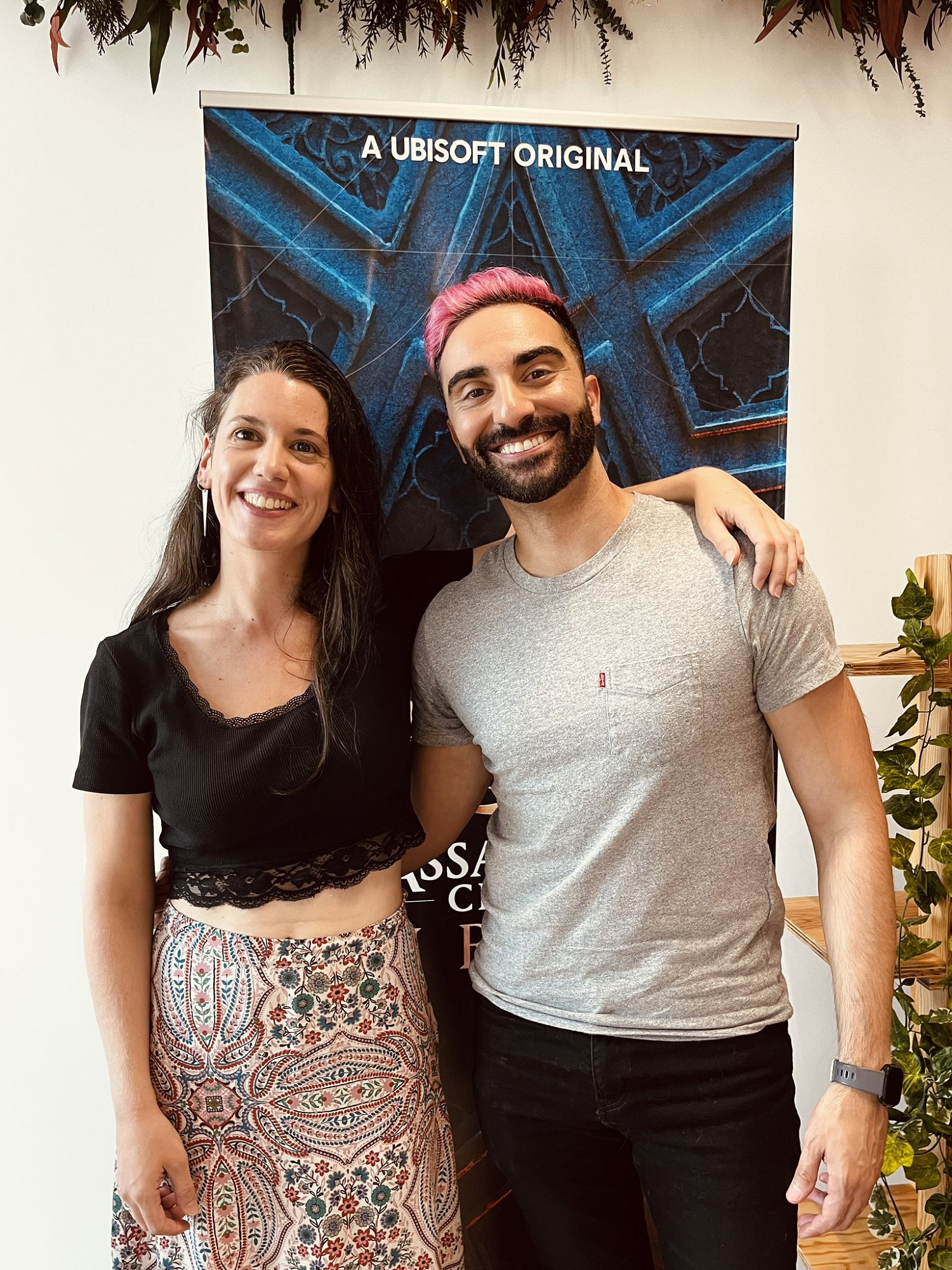 《刺客教條：幻景》主角演員參觀育碧大樓 粉毛很吸睛