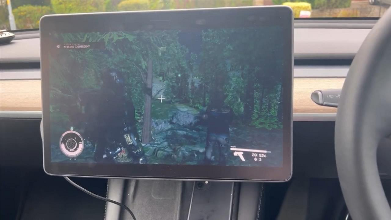 玩家用特斯拉電動車成功運行《星空》!效果居然還不錯 玩家用特斯拉電動車成功運行《星空》!效果居然還不錯