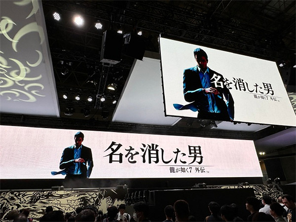 TGS23:《人中之龍8》展台火爆異常 夜店女郎吸引無數玩家 TGS23:《人中之龍8》展台火爆異常 夜店女郎吸引無數玩家