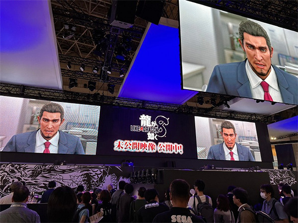TGS23:《人中之龍8》展台火爆異常 夜店女郎吸引無數玩家 TGS23:《人中之龍8》展台火爆異常 夜店女郎吸引無數玩家