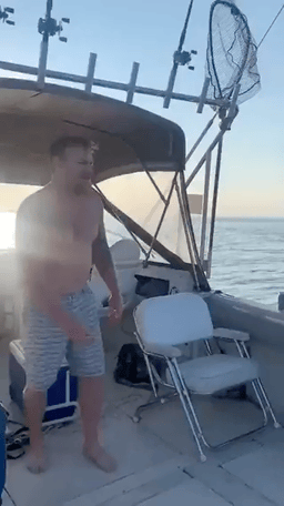 這絕對是隔壁老王吧 動圖 缺德地圖持續為您導航！