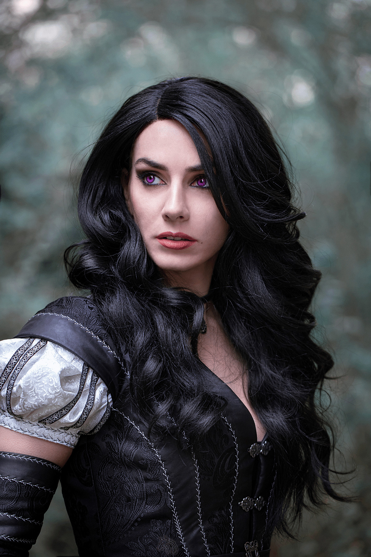 國外美女COS《巫師》葉奈法 官方：她的眼睛太美了！